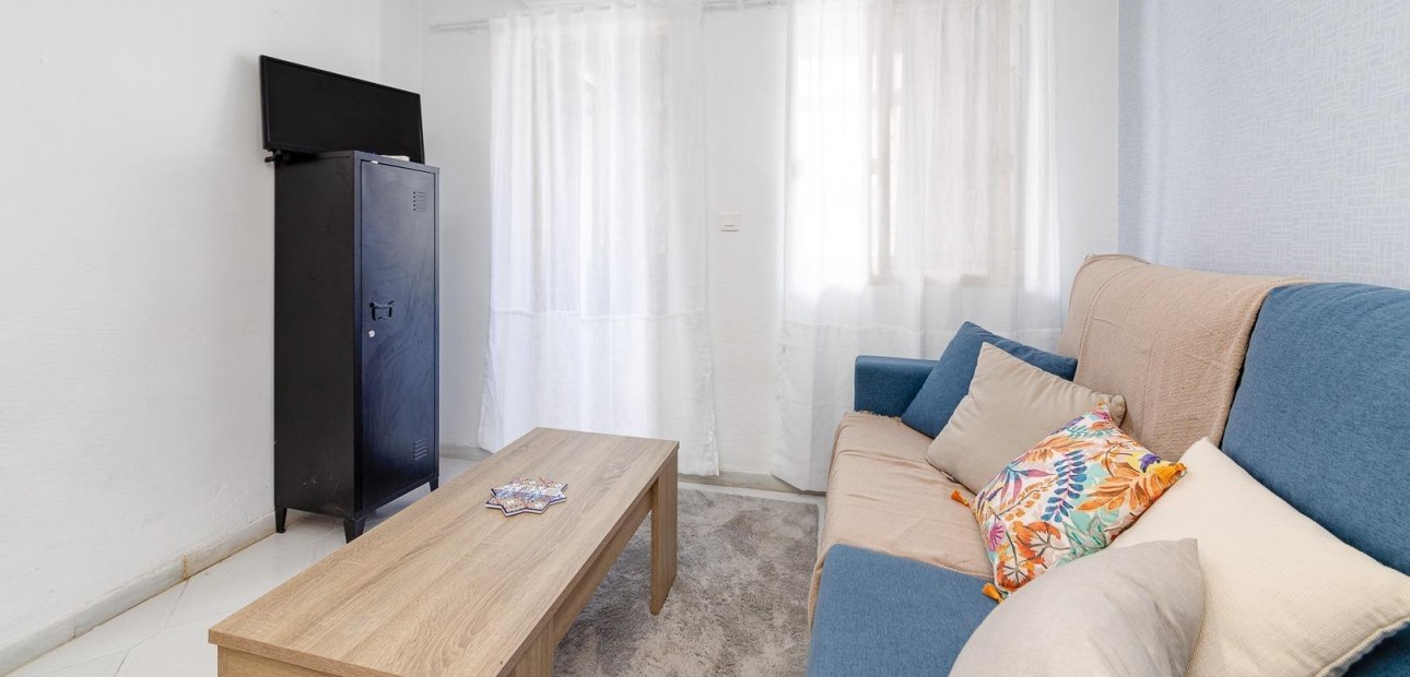 Herverkoop - Studio -
Torrevieja - torrevieja