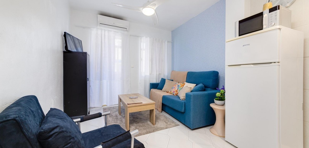 Herverkoop - Studio -
Torrevieja - torrevieja