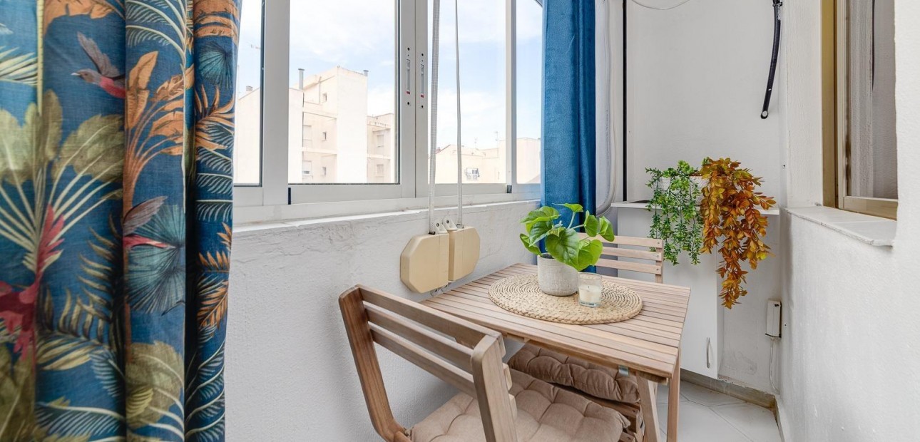 Herverkoop - Studio -
Torrevieja - torrevieja