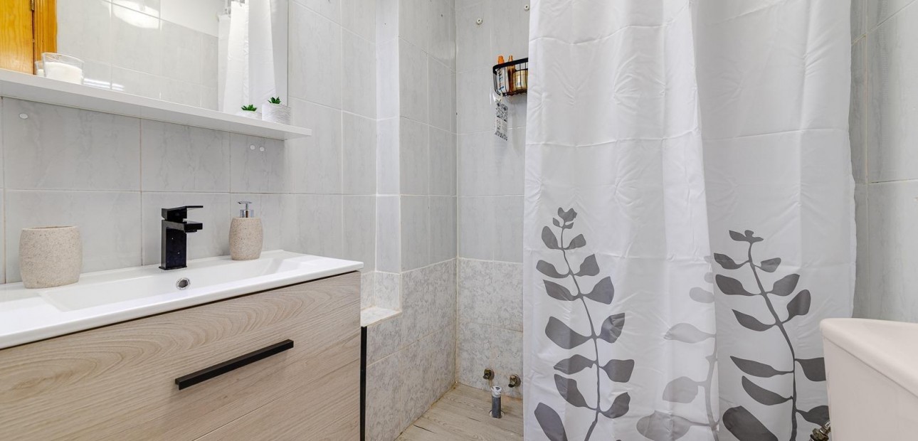 Herverkoop - Studio -
Torrevieja - torrevieja