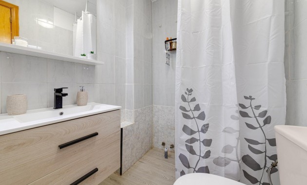 Herverkoop - Studio -
Torrevieja - torrevieja