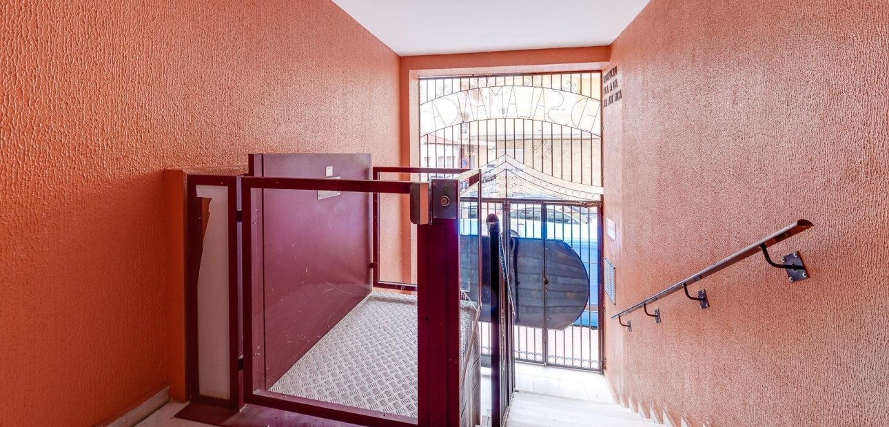 Herverkoop - Studio -
Torrevieja - torrevieja