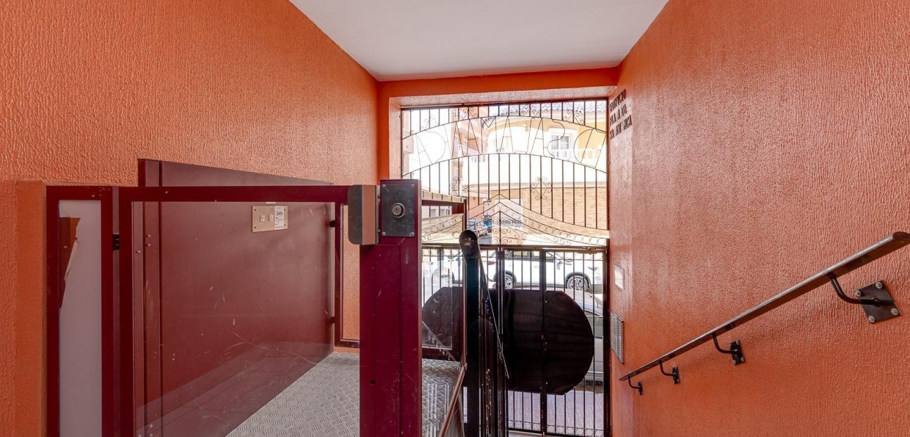 Herverkoop - Studio -
Torrevieja - torrevieja