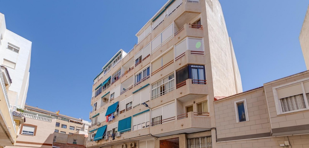 Herverkoop - Studio -
Torrevieja - torrevieja