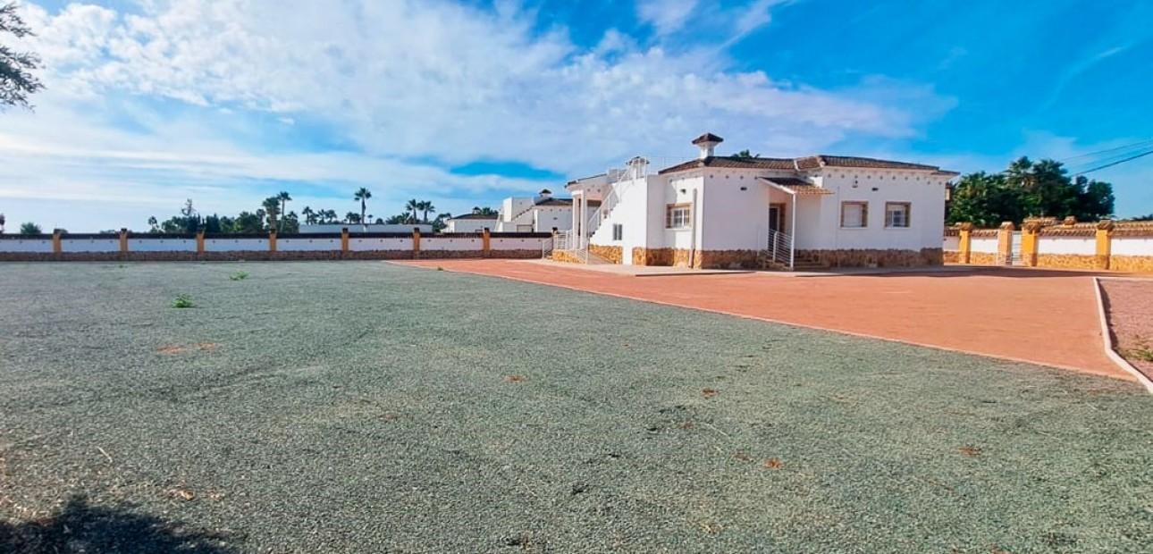 Herverkoop - Country Property -
Catral - Catral - Country