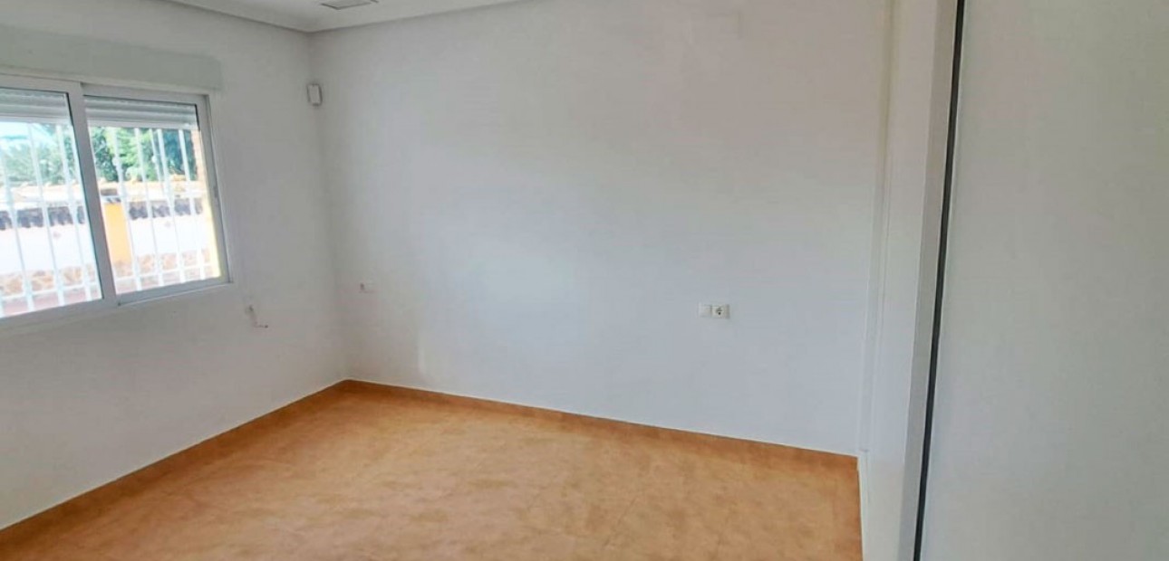 Herverkoop - Country Property -
Catral - Catral - Country