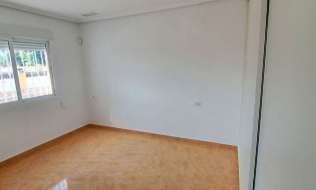 Herverkoop - Country Property -
Catral - Catral - Country