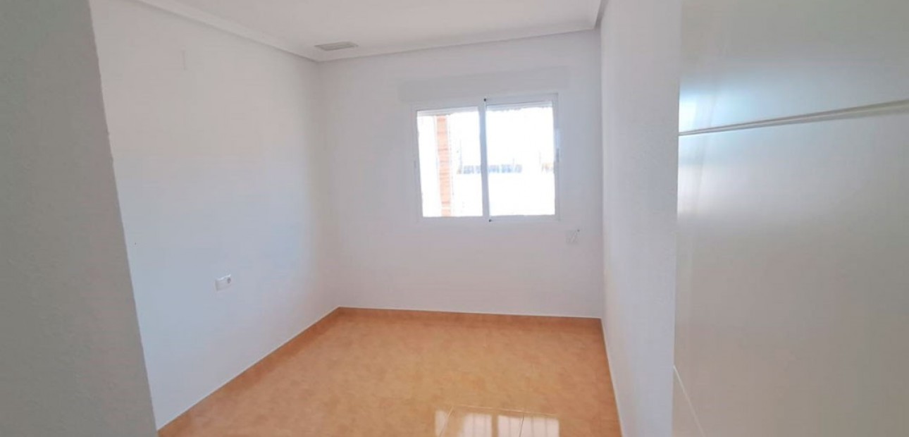 Herverkoop - Country Property -
Catral - Catral - Country