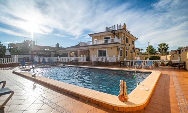 Herverkoop - Villa -
Torrevieja - LOS BALCONES - LOS ALTOS