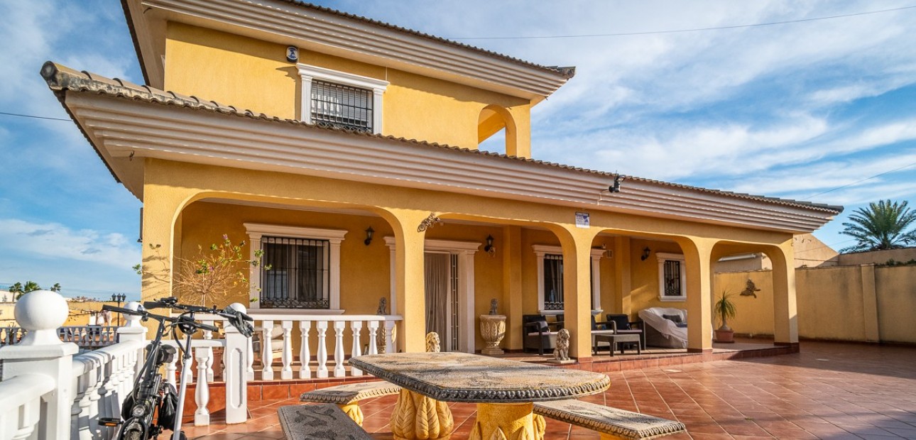 Herverkoop - Villa -
Torrevieja - LOS BALCONES - LOS ALTOS