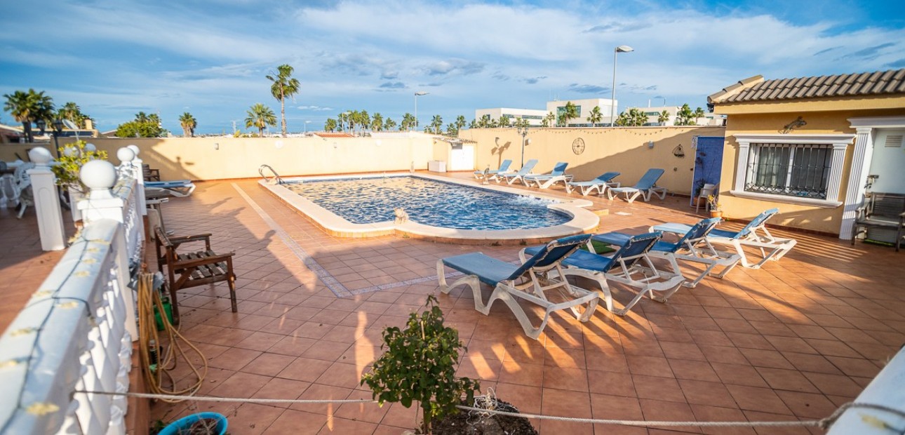 Herverkoop - Villa -
Torrevieja - LOS BALCONES - LOS ALTOS