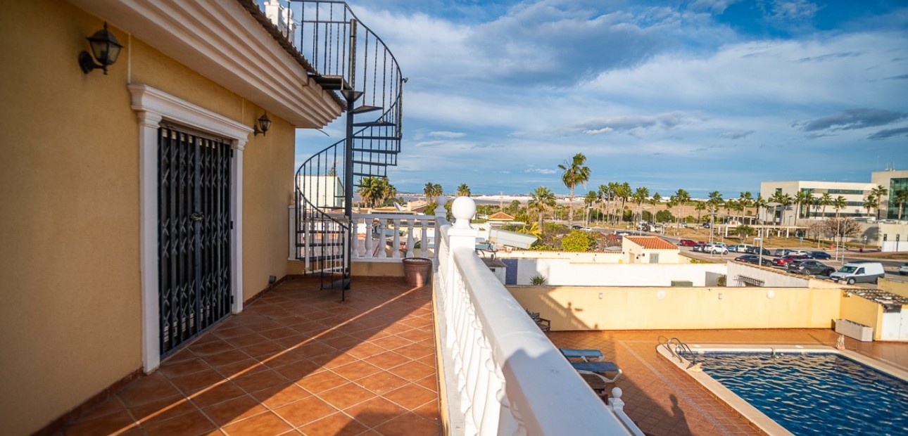 Herverkoop - Villa -
Torrevieja - LOS BALCONES - LOS ALTOS
