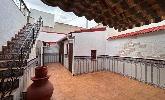 Venta - House -
Jacarilla