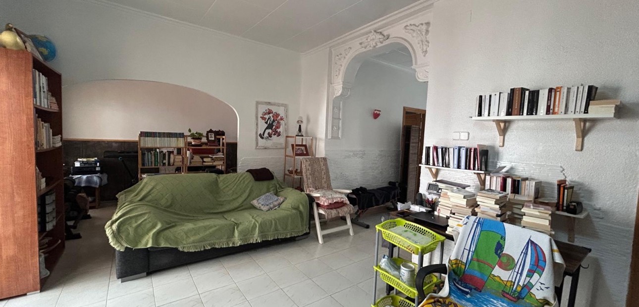 Venta - House -
Jacarilla