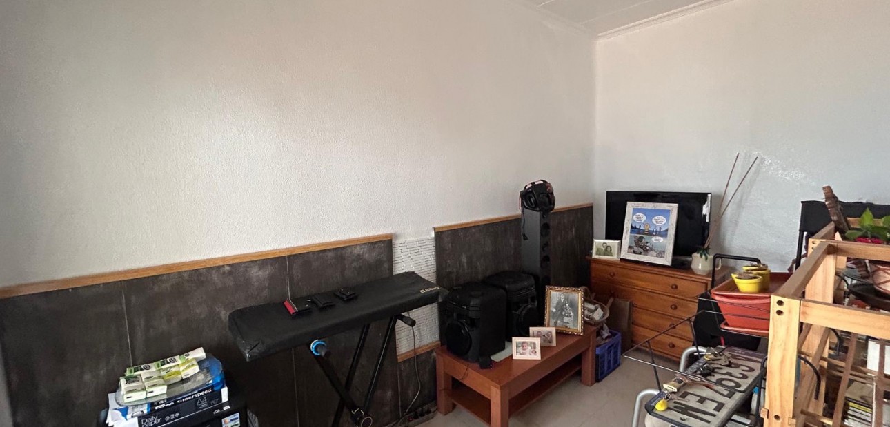 Venta - House -
Jacarilla