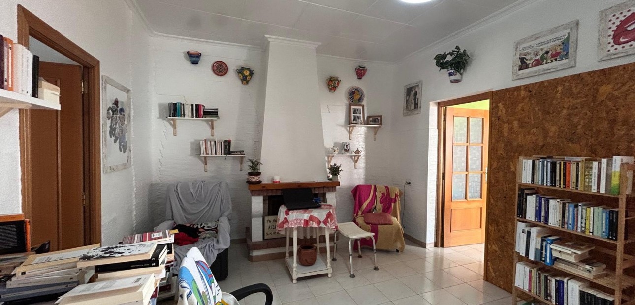 Venta - House -
Jacarilla