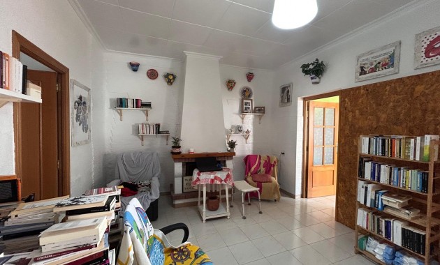 Venta - House -
Jacarilla