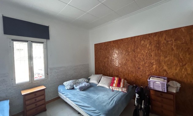 Venta - House -
Jacarilla