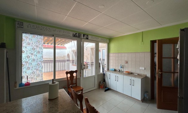 Venta - House -
Jacarilla