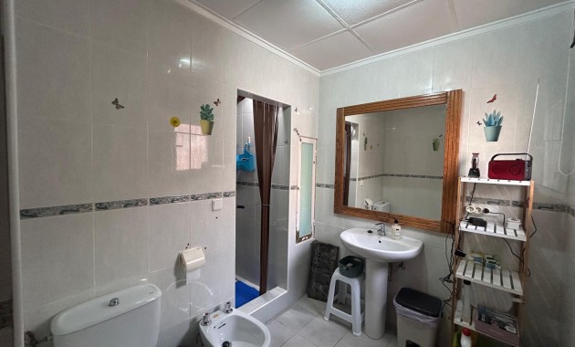 Venta - House -
Jacarilla