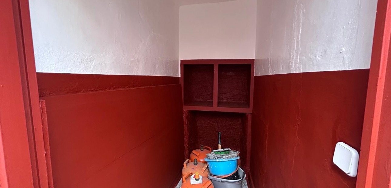 Venta - House -
Jacarilla