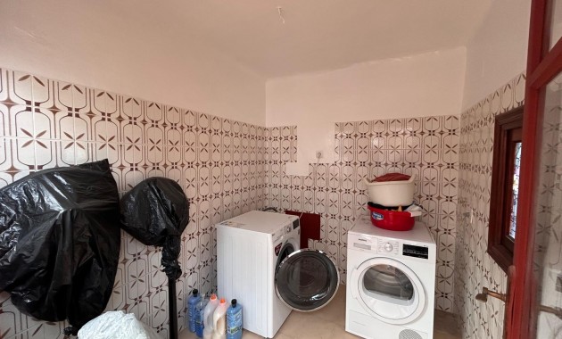 Venta - House -
Jacarilla