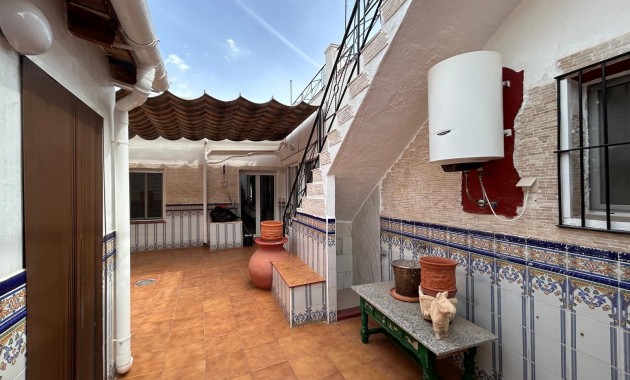 Venta - House -
Jacarilla