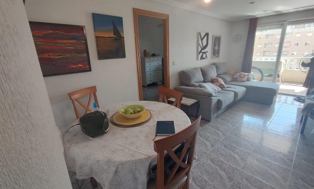 Herverkoop - Appartement / flat -
Torrevieja - Estacion de autobuses