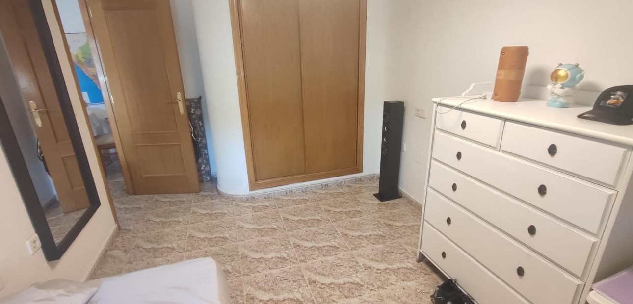 Herverkoop - Appartement / flat -
Torrevieja - Estacion de autobuses