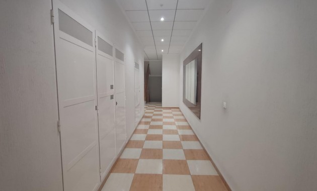 Herverkoop - Appartement / flat -
Torrevieja - Estacion de autobuses