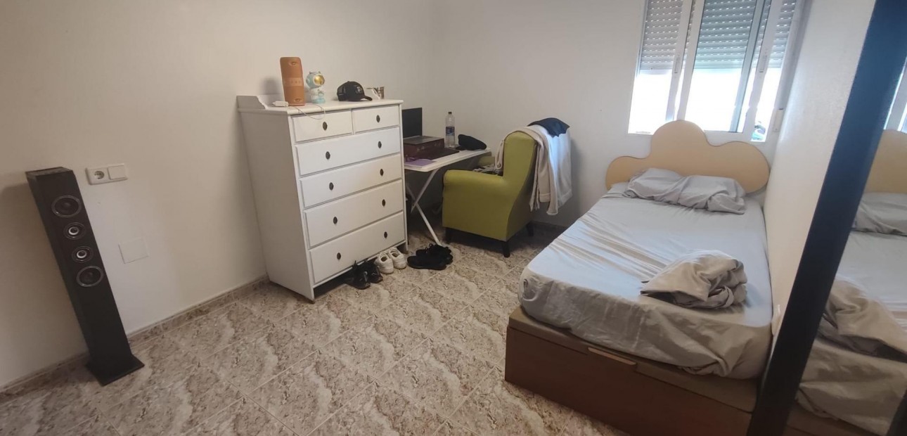 Herverkoop - Appartement / flat -
Torrevieja - Estacion de autobuses