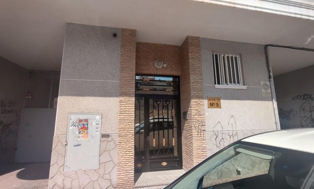 Herverkoop - Appartement / flat -
Torrevieja - Estacion de autobuses