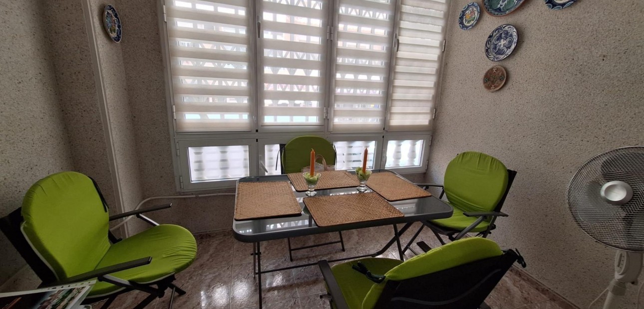 Herverkoop - Appartement / flat -
Torrevieja - Estacion de autobuses