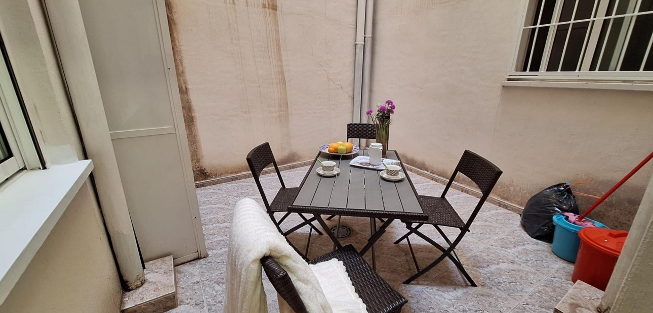 Herverkoop - Appartement / flat -
Torrevieja - Estacion de autobuses