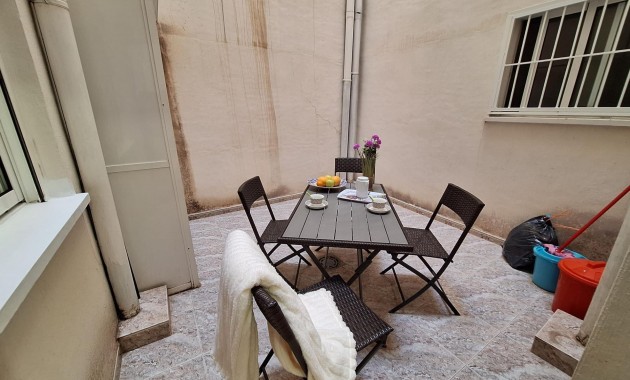 Herverkoop - Appartement / flat -
Torrevieja - Estacion de autobuses