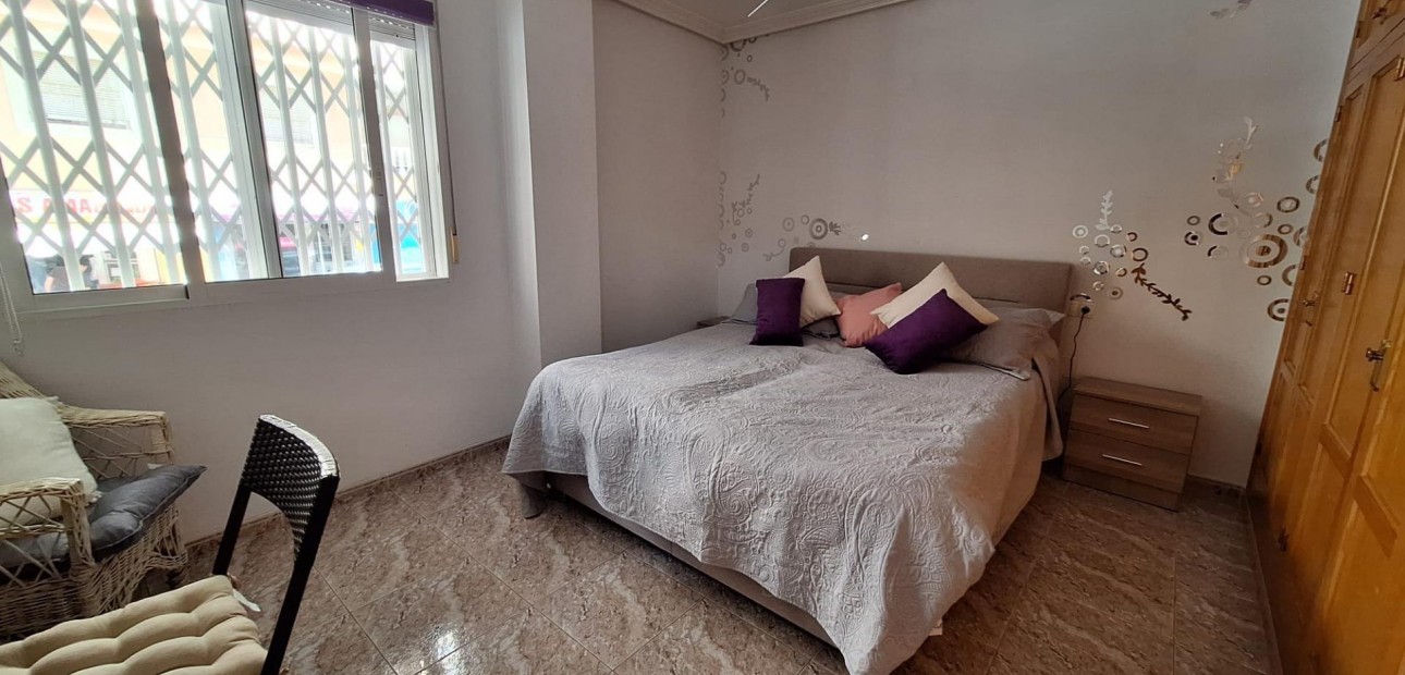 Herverkoop - Appartement / flat -
Torrevieja - Estacion de autobuses