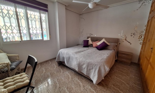 Herverkoop - Appartement / flat -
Torrevieja - Estacion de autobuses