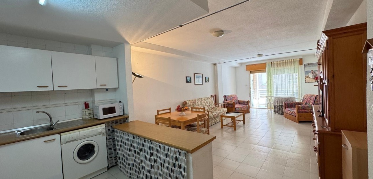 Herverkoop - Appartement / flat -
Torrevieja - Estacion de autobuses