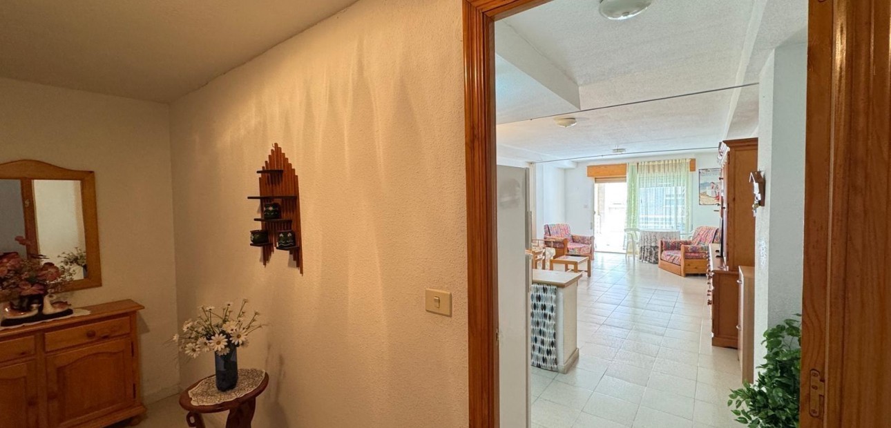 Herverkoop - Appartement / flat -
Torrevieja - Estacion de autobuses