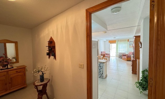 Herverkoop - Appartement / flat -
Torrevieja - Estacion de autobuses