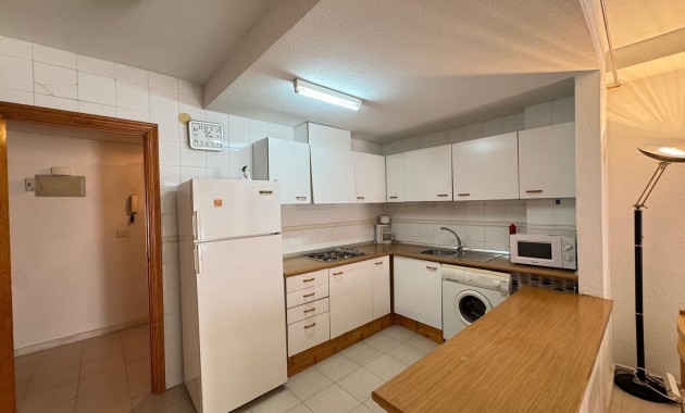 Herverkoop - Appartement / flat -
Torrevieja - Estacion de autobuses