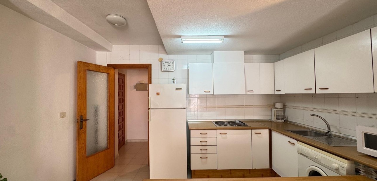 Herverkoop - Appartement / flat -
Torrevieja - Estacion de autobuses