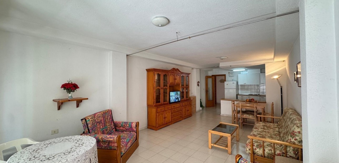 Herverkoop - Appartement / flat -
Torrevieja - Estacion de autobuses