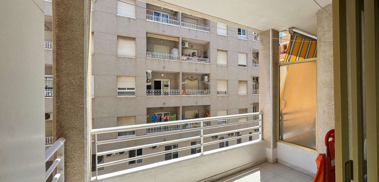 Herverkoop - Appartement / flat -
Torrevieja - Estacion de autobuses