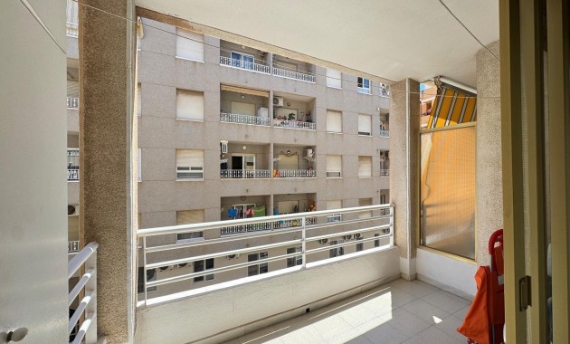 Herverkoop - Appartement / flat -
Torrevieja - Estacion de autobuses