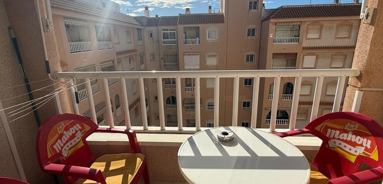 Herverkoop - Appartement / flat -
Torrevieja - Estacion de autobuses