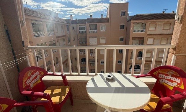 Herverkoop - Appartement / flat -
Torrevieja - Estacion de autobuses