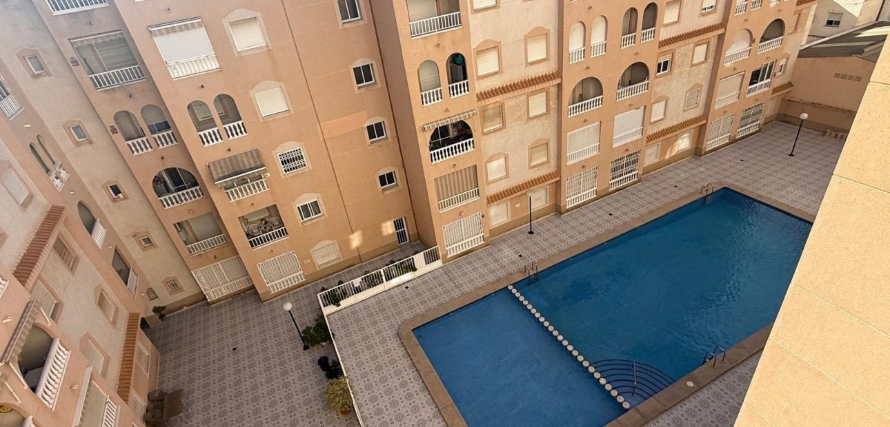 Herverkoop - Appartement / flat -
Torrevieja - Estacion de autobuses