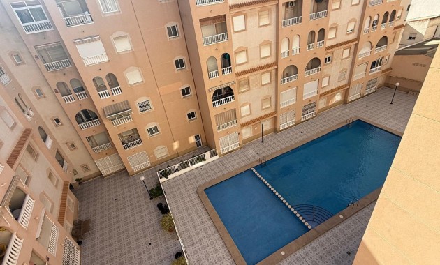 Herverkoop - Appartement / flat -
Torrevieja - Estacion de autobuses