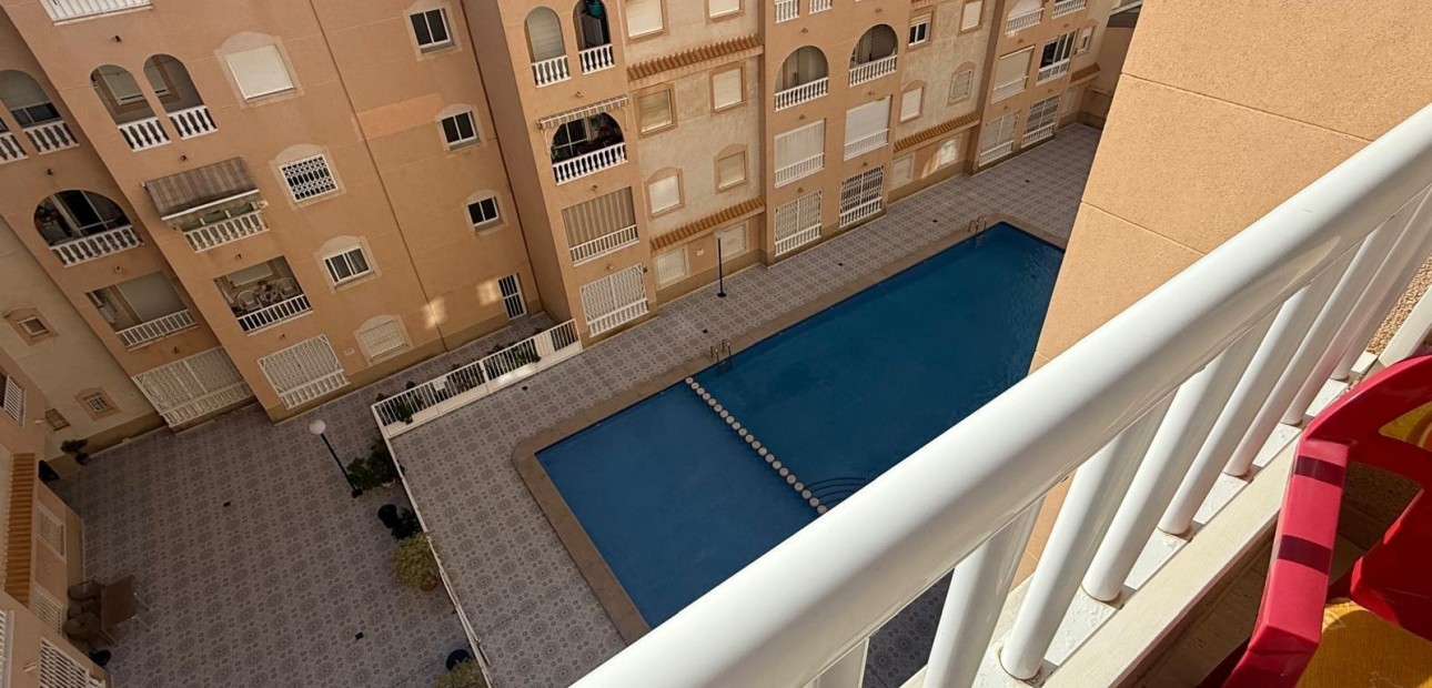 Herverkoop - Appartement / flat -
Torrevieja - Estacion de autobuses